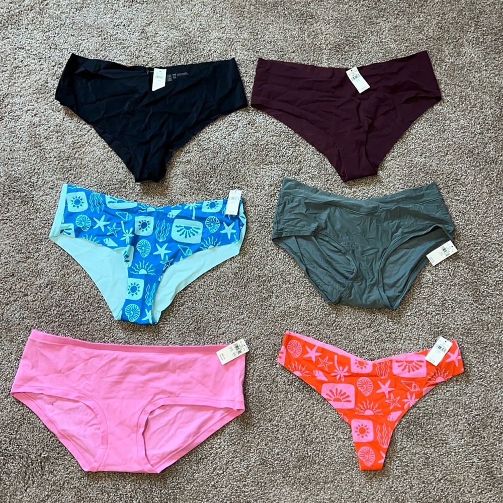 Aerie XL undies. Mix of no-shows, cotton and a thong.
